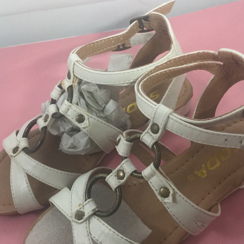 Children’s shoes